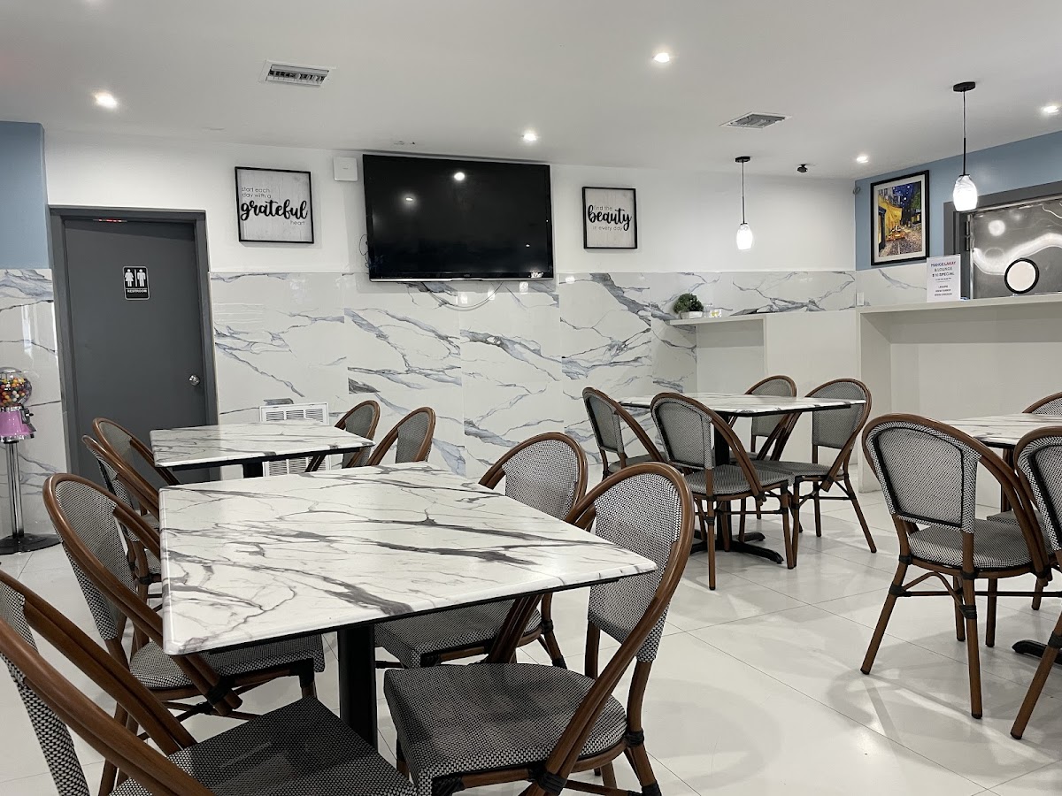 Mange Lakay And Lounge